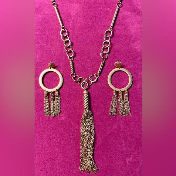 Chico's Jewelry - Chicos Gold Design & Chain Tassel Pendant Necklace & Earring Set. A unique look